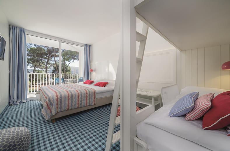 Een familiekamer bij kinderhotel Amadria Park Andrija in Sibenik, Kroatië