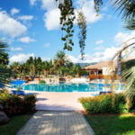 Lantana resort zwembad Sardinië Italië Vakantie met kinderen